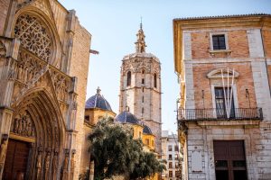 Read more about the article Valencia Cathedral: The Cathedral of the Holy Chalice